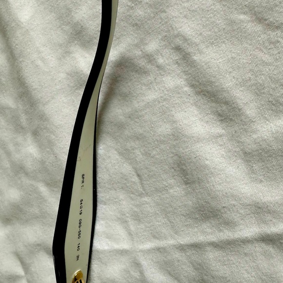 New without tag Prada sunglass excellent condition with box - Picture 7 of 7